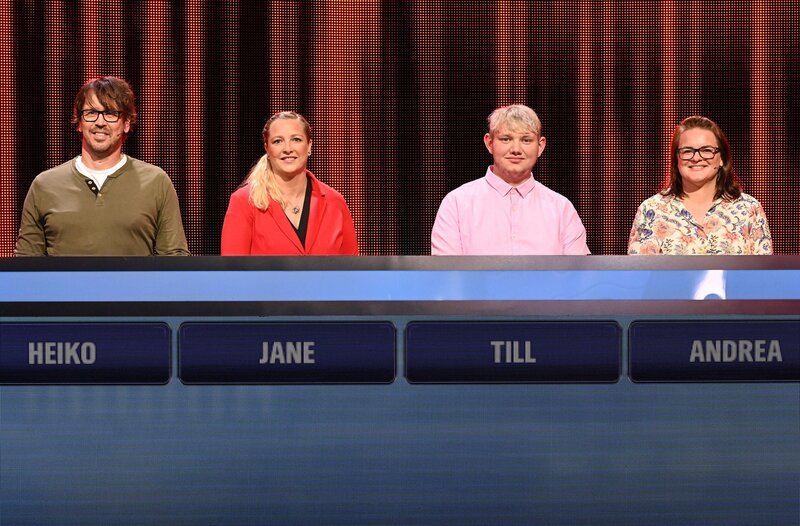 Die Kandidat:innen (v.l.n.r. am Panel): Heiko Jencio, Jane Porath, Till Dieckmann, Andrea Loipetzberger. – Bild: ARD/​Uwe Ernst