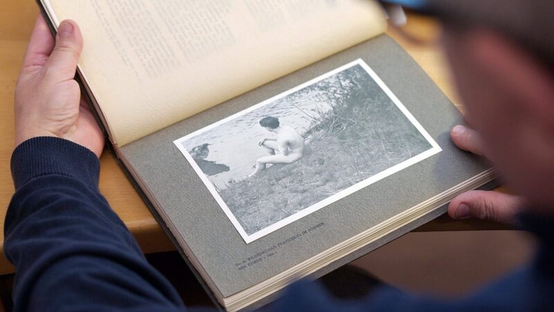 Versteckte Plätze wurden oft und gerne aufgesucht. – Bild: ORF/​Red Monster