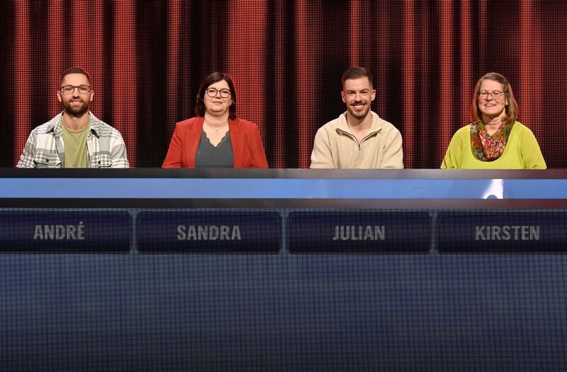 Die Kandidaten (v.l.n.r.): Andre Basting, Sandra Ziegler-Schärdel, Julian Lampert und Kirsten Schweimler-Kreienbrink. – Bild: ARD/​Uwe Ernst