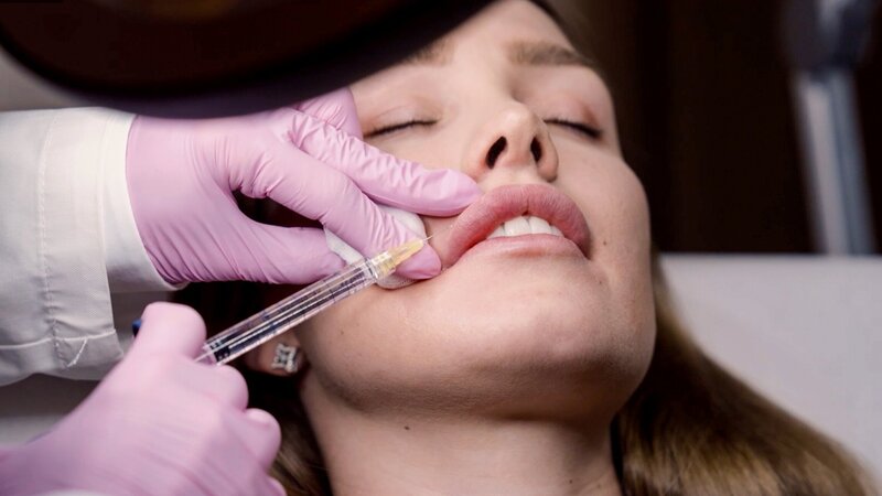 Alles für die Schönheit – Bild: SRF/​Philadelphia Medien GmbH