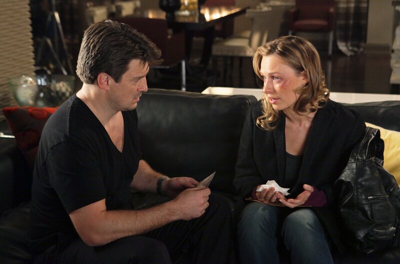 CASTLE – „Love Me Dead“ -- The murder of an Assistant District Attorney thrusts Castle and Beckett into the world of ex-cons and escorts. But when Castle’s desire to help a vulnerable call girl endangers the case, Beckett is forced to decide between honoring promises and putting a killer behind bars. Matters are complicated even further when Castle’s daughter shares a potentially explosive secret with Beckett instead of her father, on „Castle, „ MONDAY, NOVEMBER 16 (10:01⁠–⁠11:00 p.m., ET) on the ABC Television Network. (ABC/​ADAM TAYLOR) NATHAN FILLION, MICHAELA MCMANUS – Bild: AXN