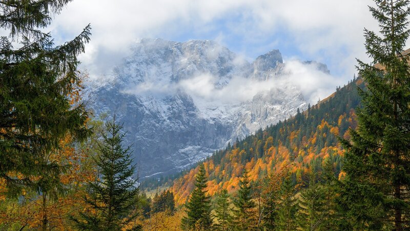 Der Ahornboden im Herbst. – Bild: ORF/Verlagshaus Hans Jöchler Der Ahornboden im Herbst. – Bild: ORF/Verlagshaus Hans Jöchler