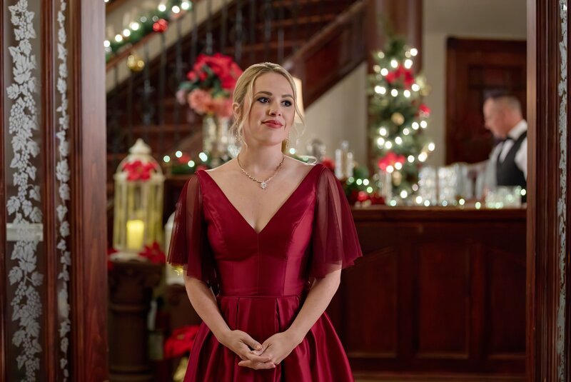 Tina Mitchell (Natalie Hall)  +++ Die Verwendung des sendungsbezogenen Materials ist nur mit dem Hinweis und Verlinkung auf RTL+ gestattet. +++ – Bild: RTL /​ Hallmark Media