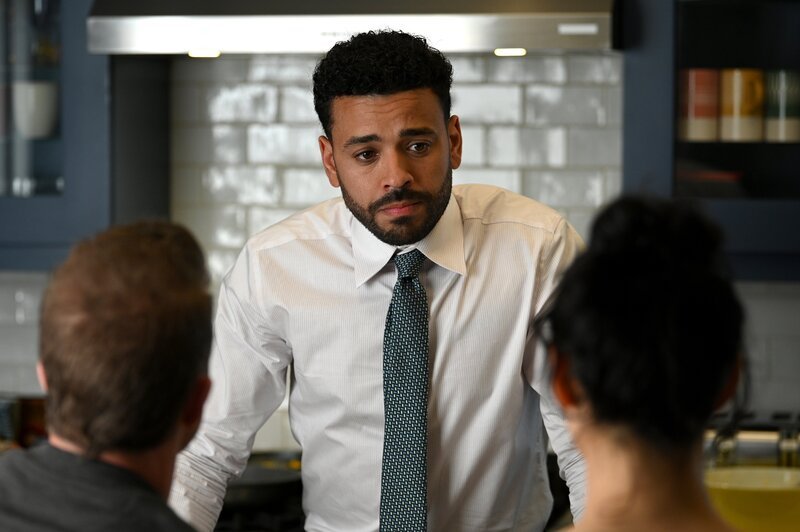 Mike Sherman (Ryan Broussard) – Bild: Fox Media LLC /​ Sergei Bachlakov