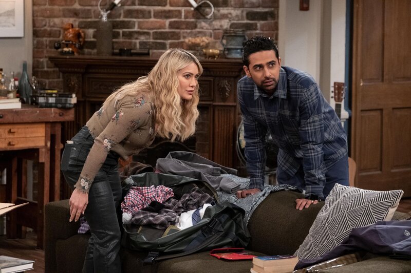 Sophie (Hilary Duff, l.); Sid (Suraj Sharma, r.) – Bild: 20th Television