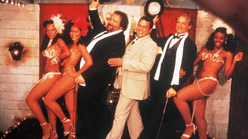 Greg Wonder (Bud Spencer, 3.v.l.), Eliot Vance (Terence Hill, 2.v.r) – Bild: RTL / Betafilm Greg Wonder (Bud Spencer, 3.v.l.), Eliot Vance (Terence Hill, 2.v.r) – Bild: RTL / Betafilm