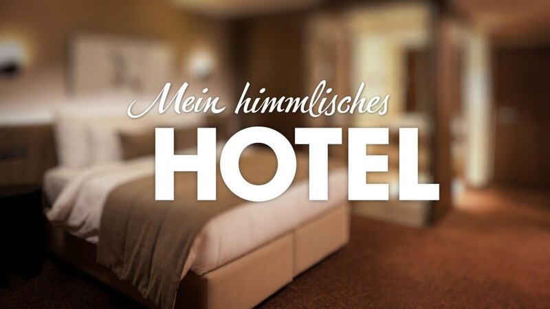 Das Logo zur Sendung ‚Mein himmlisches Hotel‘. – Bild: VOX/​Bernd-Michael Maurer