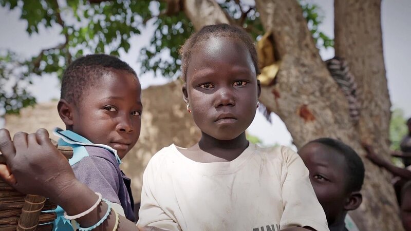 Traumatisierte Fluechtlinge in Burkina Faso – Bild: Bibel TV