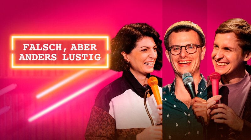 Neue Staffel „Falsch, aber anders lustig“ in der ARD Mediathek. Bildcollage: Moritz Neumeier (Mitte), Filiz Tasdan (li.) und Till Reiners (re.) vor dem Logo der Comedy-Show „Falsch, aber anders lustig“. – Bild: rbb/​Daniel Dittus /​ rbb Presse & Information
