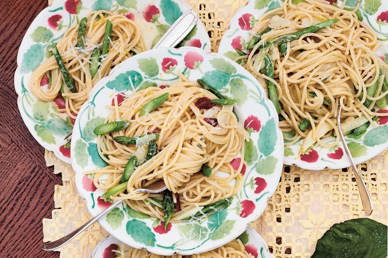 Linguine mit Spargel – Bild: RTL /​ © Jamie Oliver Productions 2018