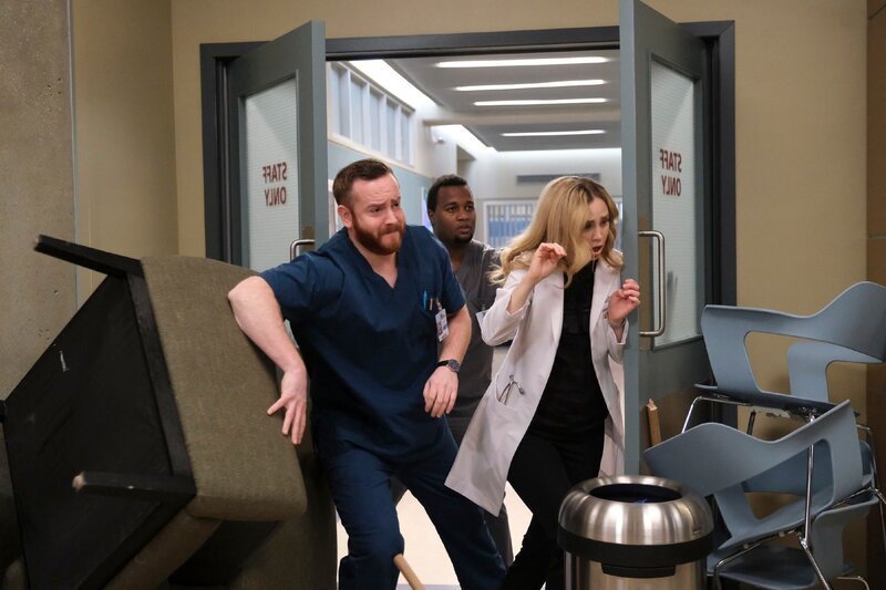 Jerome (Giacomo Baessato) und Dr. Morgan Reznick (Fiona Gubelmann) – Bild: American Broadcasting Companies, Jeff Weddell/​ABC/​Sony Pictures