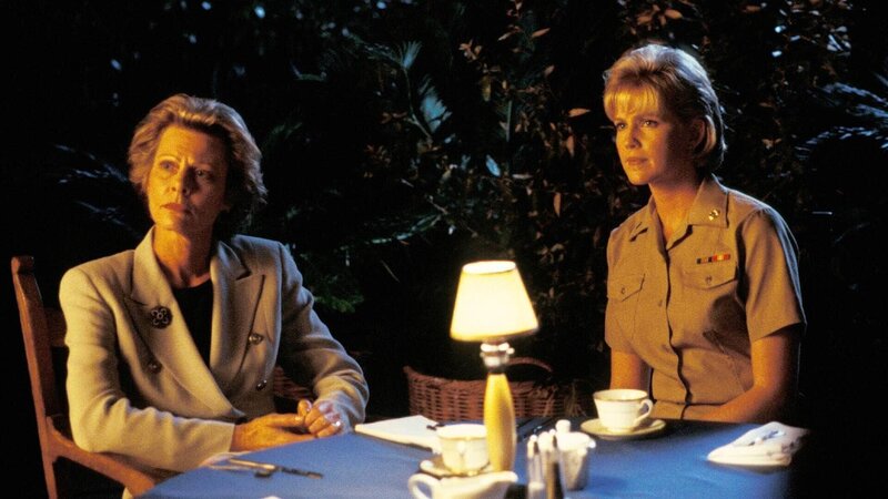 Senator Grace Marion (Rosemary Forsyth, l.), Meg Austin (Tracy Needham) – Bild: RTL /​ 2018 CBS Studios Inc.