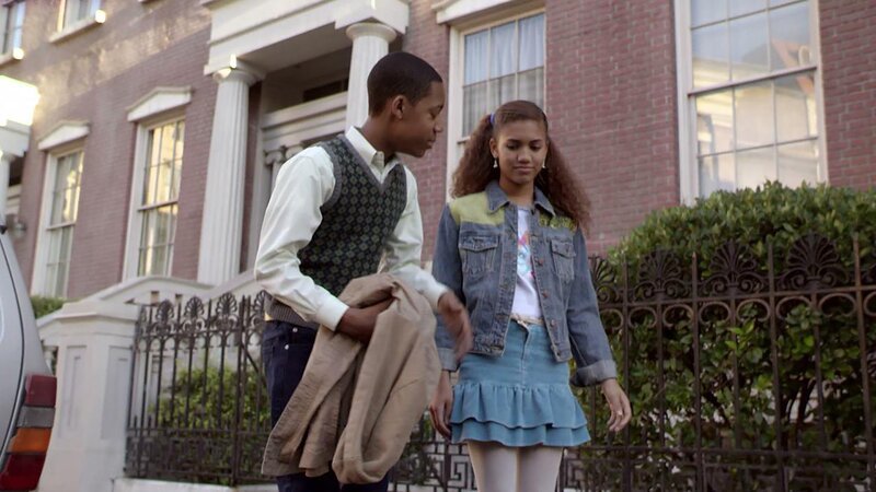 Chris (Tyler James Williams), Tasha (Paige Hurd) – Bild: Paramount