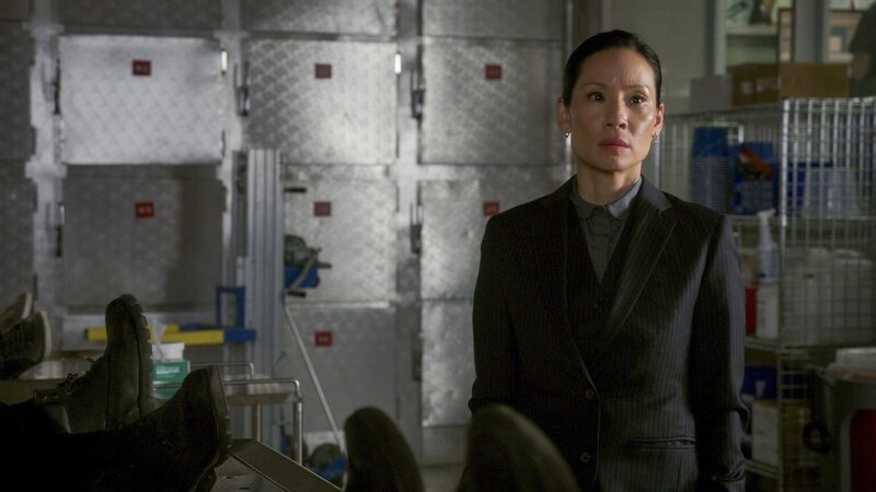 Langsam verzweifelt Watson (Lucy Liu) immer mehr, als ihr bewusst wird, dass es gar nicht so einfach ist, die Verfolgungsjagd mit dem Täter zu gewinnen … – Bild: 2017 CBS Broadcasting, Inc. All Rights Reserved. Lizenzbild frei