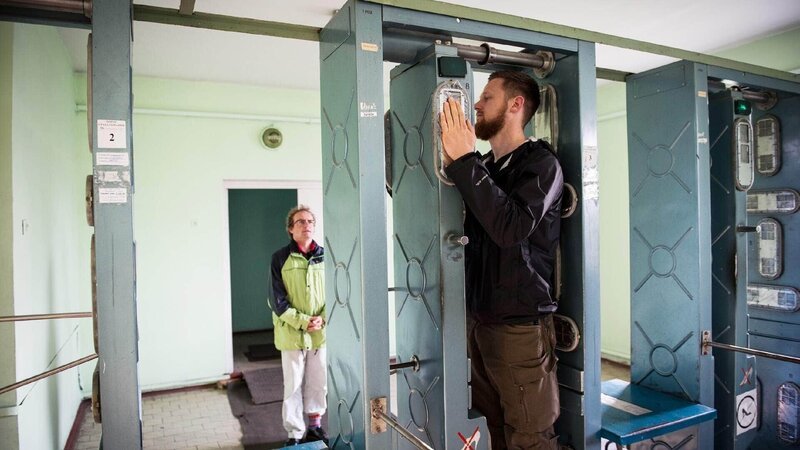 Wigald Boning und Friedrich „Fritz“ Meinecke – Bild: RTL /​ Schwarzbild Medienproduktion GmbH
