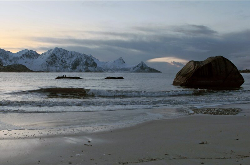 Die Küste Nordnorwegens während einer Polarnacht – Bild: Alexandra & Steffen Sailer