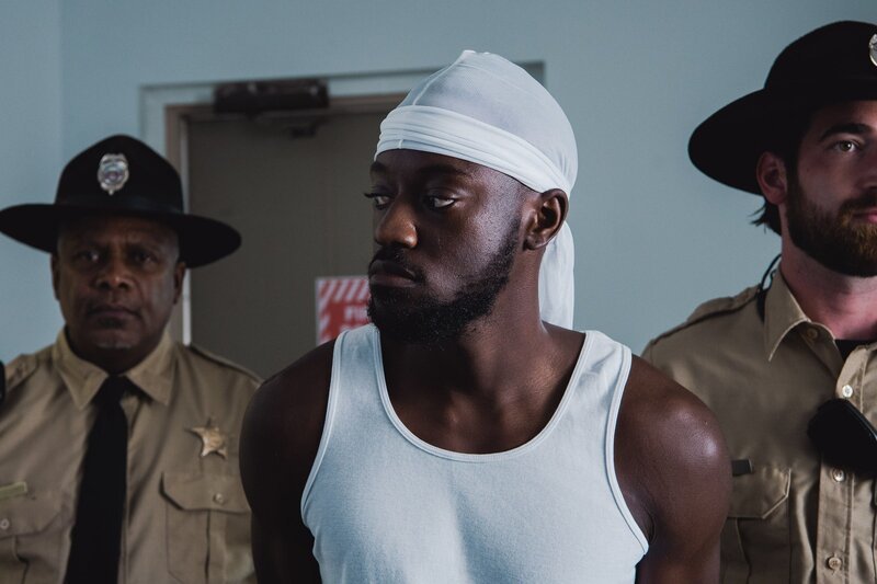 Verdächtiger Antwan in Untersuchungshaft. – Bild: RTL /​ Arrow International Media/​ Saloon Media