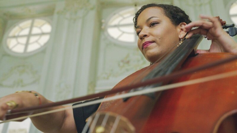  Cellistin Anna Starzinger setzte den Song für das Streichquartett um. – Bild: ORF/​LV