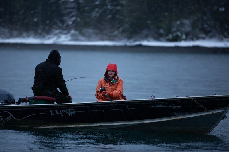 David Squibb und Veronica Arrants angeln auf Schwarzbarsch und Königslachs. (National Geographic für Disney/​Wayne Moss) – Bild: National Geographic for Disney/​Wayne Moss /​ Disney /​ Wayne Moss