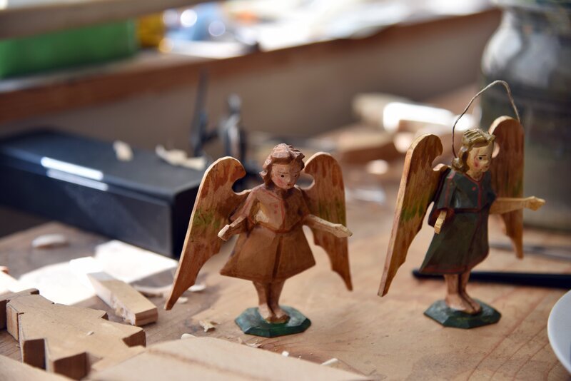 Oberammergauer Holzengel. – Bild: ORF III Oberammergauer Holzengel. – Bild: ORF III