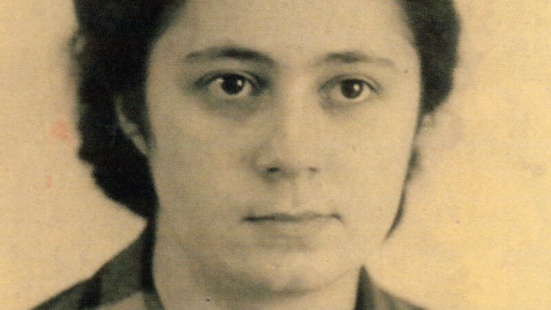 Erna de Vries folgte ihrer Mutter ins Vernichtungslager Auschwitz. Erna überlebte mehrere Lager und einen Todesmarsch. – Bild: ZDF und Spiegel TV