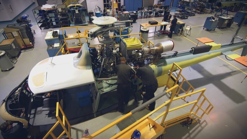 Aerial shot of helicopter in factory. (National Geographic/​Alex Macdonald) – Bild: Copyright © The National Geographic Channel.