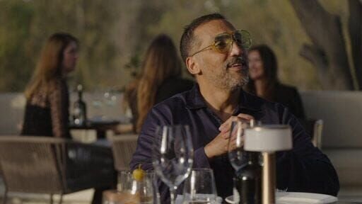 Mitarbeiter Zazou im Nota Blu – Bild: RTL /​ Dragonfly Film and Tv Productions /​ Ursprünge Spaniens