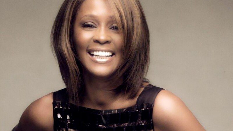 1992 gibt Whitney Houston ihr Hollywood-Debüt. In „Bodyguard“ spielt sie an der Seite von Kevin Costner. – Bild: ZDF und 3DD Productions