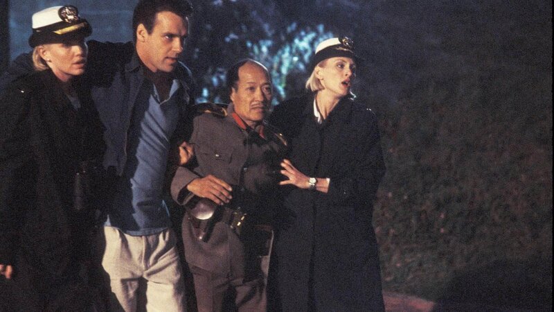 V.l.: Meg Austin (Tracy Needham), Harmon Rabb, Jr. (David James Elliott), Colonel Yang Chee (Aki Aleong), Commander Alison Krennick (Andrea Thompson) – Bild: RTL /​ 2018 CBS Studios Inc.