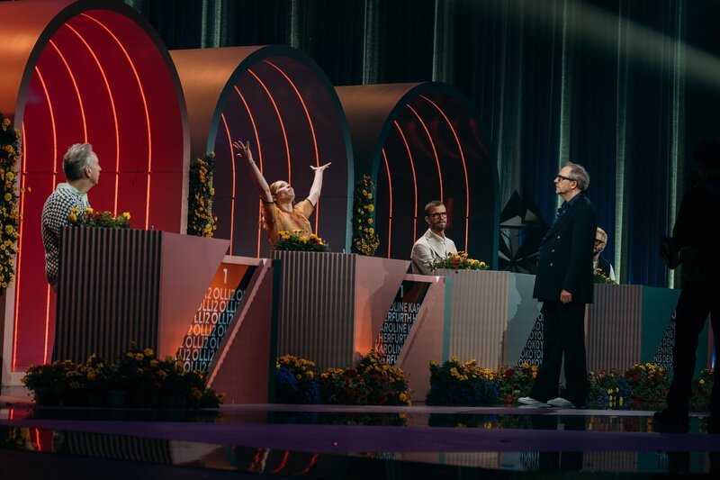 (v.l.n.r.) Olli Schulz; Karoline Herfurth; Joko Winterscheidt; Olli Dittrich; Dennis – Bild: Joyn / Julian Mathieu (v.l.n.r.) Olli Schulz; Karoline Herfurth; Joko Winterscheidt; Olli Dittrich; Dennis – Bild: Joyn / Julian Mathieu