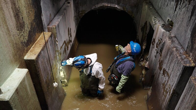 Abwasserkanäle müssen regelmäßig geprüft werden. – Bild: ZDF und Martin Kobold