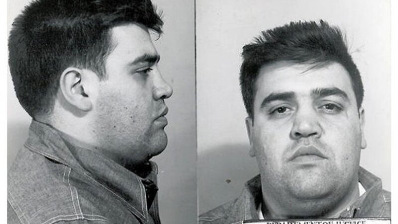 Im Gefängnis lernt Vincent Gigante den berüchtigten Mafia-Boss Vito Genovese kennen: Der Beginn einer langen Freundschaft. – Bild: ZDF und Donaldson Collection, Bedlam Productions, Steve Gray
