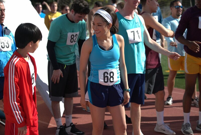 Evan Huang (Ian Chen, l.); Jessica Huang (Constance Wu, r.) – Bild: © 2018⁠–⁠2019 American Broadcasting Companies. All rights reserved.