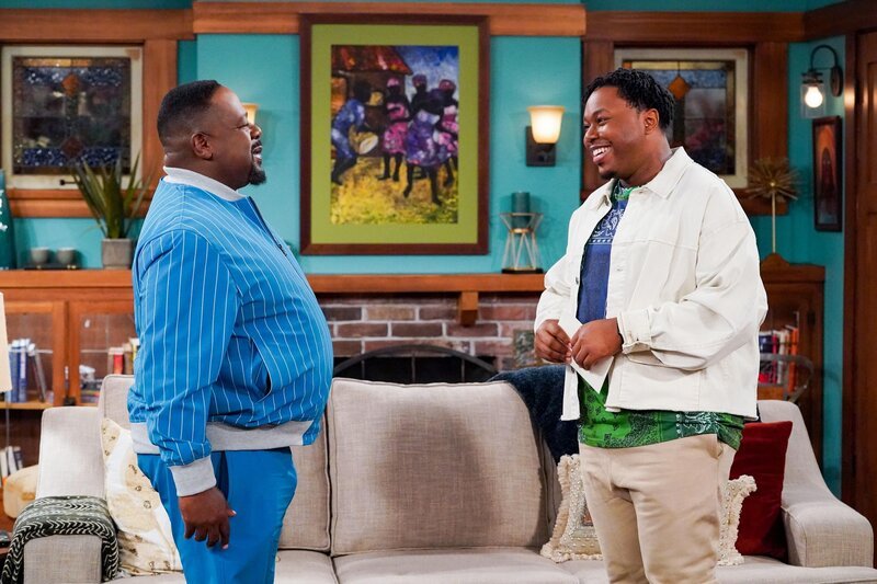 Calvin Butler (Cedric the Entertainer, l.); Marty Butler (Marcel Spears, r.) – Bild: CBS Broadcasting Inc. /​ Monty Brinton