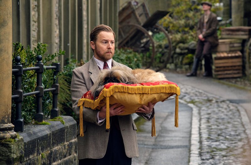 Siegfried Farnon (Samuel West) – Bild: WDR/​Playground Television Ltd & all3media international