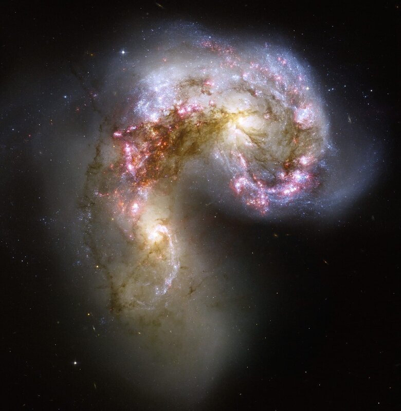 Mega Disasters II Gamma ray Burst, Naturkatastrophen Gammablitze This new NASA Hubble Space Telescope image of the Antennae galaxies is the sharpest yet of this merging pair of galaxies. During the course of the collision, billions of stars will be formed. The brightest and most compact of these star birth regions are called super star clusters. – Bild: HISTORY