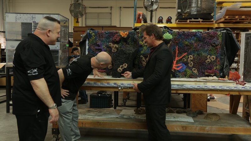 Jericho comes to the shop to get his hands dirty. – Bild: Discovery Communications