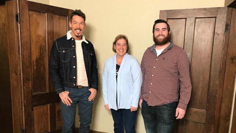David Bromstad and our winners pose for camera during the tourÖ – Bild: Scripps Networks, LLC.