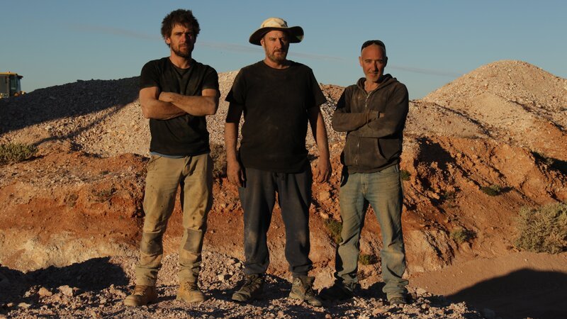 Mark I’Anson (m.) und seine Crew. – Bild: Prospero Productions. /​ Prospero Productions; OOH4_36 /​ Prospero Productions.