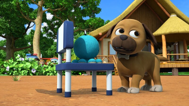 Interessiert sich Hund Strolch etwa für das Spielzeug der Kinder? – Bild: KiKA/​FunnyFlux/​QianQi/​EBS/​CJ E&M