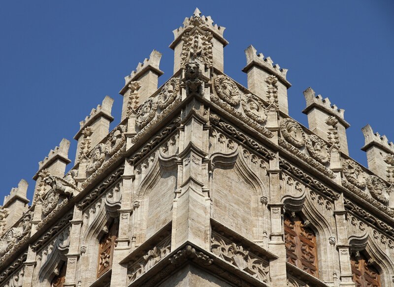 La Lonja de la Seda – Die Seidenbörse von Valencia: Die Seidenbörse ist eines der schönsten Profangebäude im spätgotischen Stil. Erbaut zwischen 1482 und 1533 diente sie dem Seidenhandel. – Bild: ZDF/​SWR, Martin Fuhr