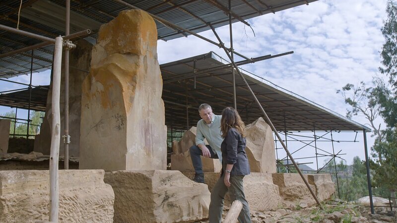 In Äthiopien trifft Matthias Wemhoff auf ein Team deutscher Archäologen, die beeindruckende Tempel untersuchen und so tatsächlich eine Verbindung vom Königreich Saba nach Äthiopien nachweisen können. – Bild: ZDF und Hans Jakobi