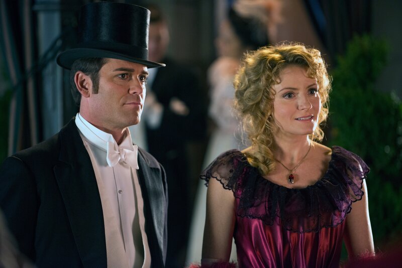 William Murdoch (Yannick Bisson) und Julia Ogden (Helene Joy) – Bild: WDR/​Shaftesbury Murdoch VIII Inc