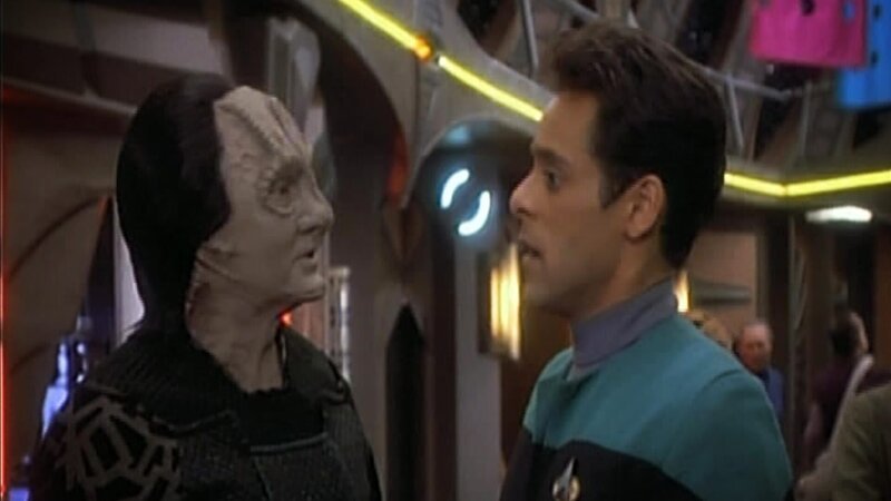 Garak (Andrew Robinson) und Doctor Bashir (Alexander Siddig) – Bild: Tele 5