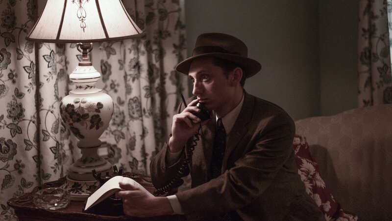 Reporter, McGonagle, is on the phone and taking notes. – Bild: Discovery Communications