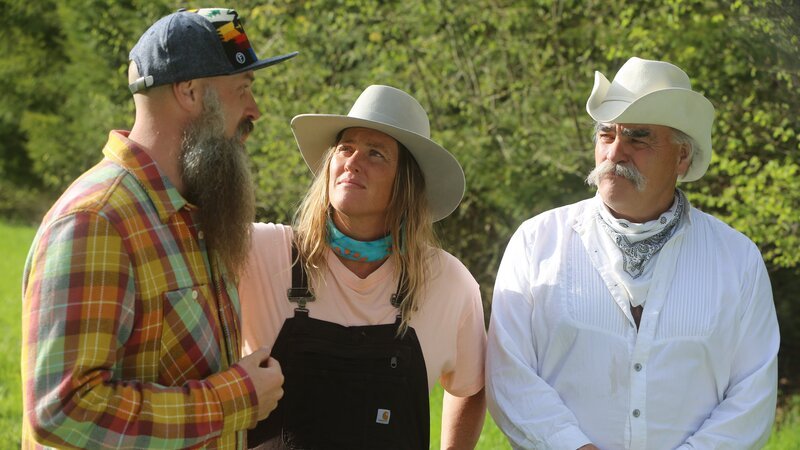 L-R: Matt, Misty, and Marty talking – Bild: Warner Bros. Discovery, Inc. or its subsidiaries and affiliates. All rights reserved.