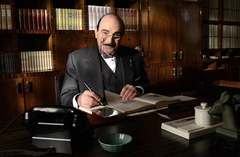 David Suchet (Hercule Poirot). – Bild: PLURIMEDIA (ITV)