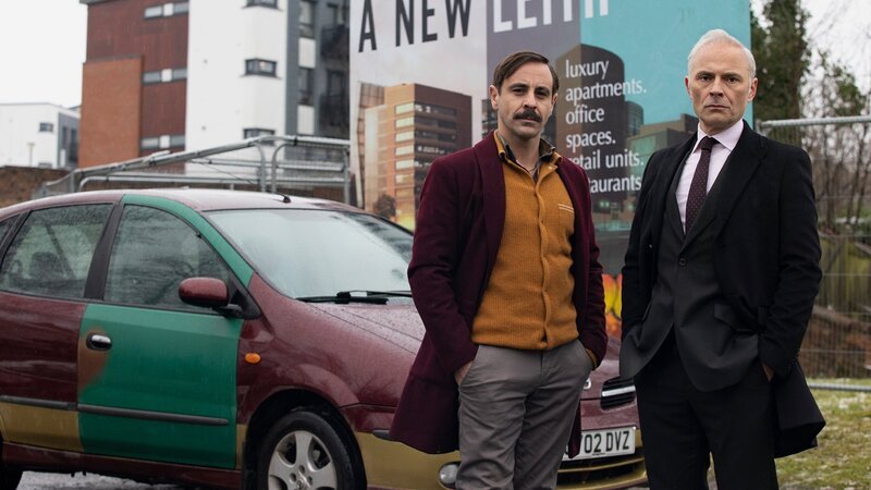 Guilt – Keiner ist schuld Staffel 2 Folge 1 Zwei ungleiche Partner: Emun Elliott als Kenny Burns, Mark Bonnar als Max McCall – Bild: SRF/​BBC/​Expectation/​Happy Tramp North
