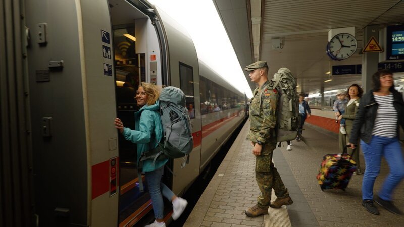 Saarbrücken – Bahnhof. – Bild: ZDF und SR/​Tobias Seeger