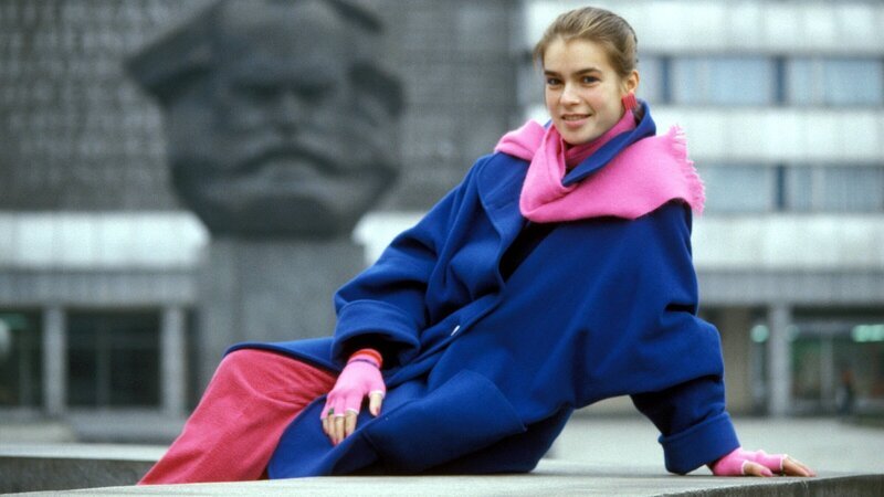 Sie holte Olympiagold, wurde zum Liebling der DDR-Oberen und auch im Westen gefeiert: Kati Witt, die Eiskönigin aus dem Osten. Wie gelang ihr der Spagat zwischen den beiden Welten? – Bild: ZDF und Stana, Karl-Heinz